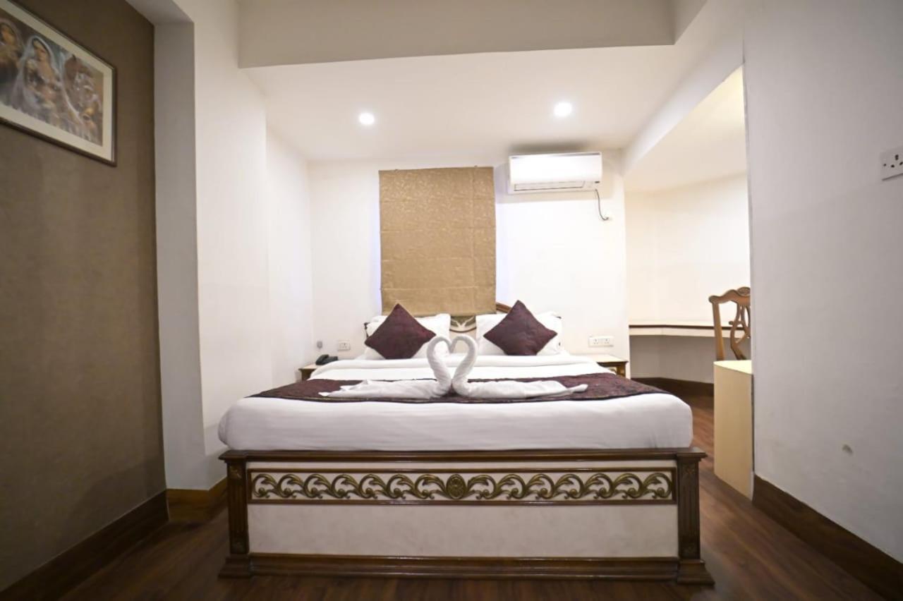 Hotel Prag Continental Gauháti Kültér fotó