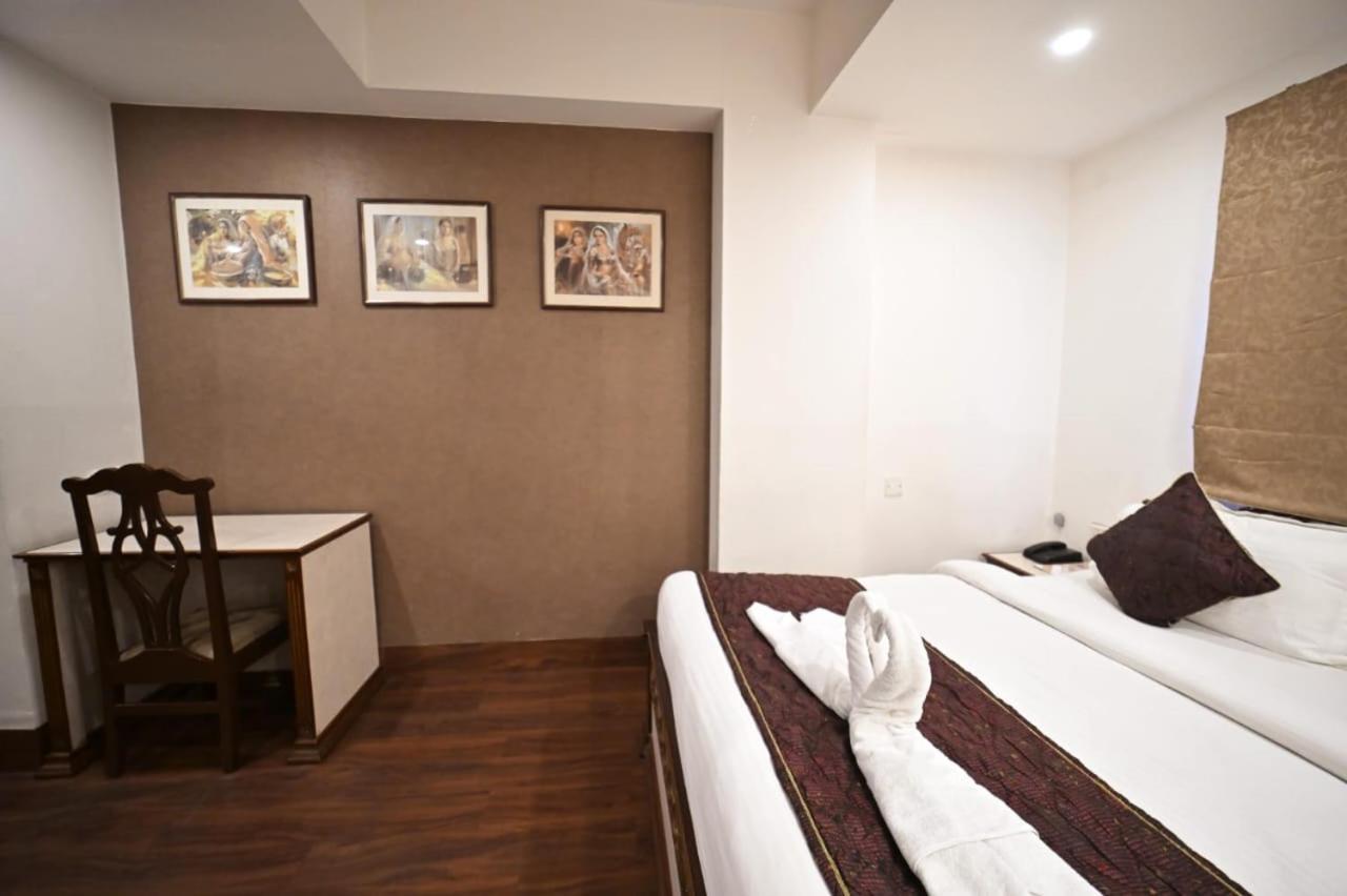 Hotel Prag Continental Gauháti Kültér fotó