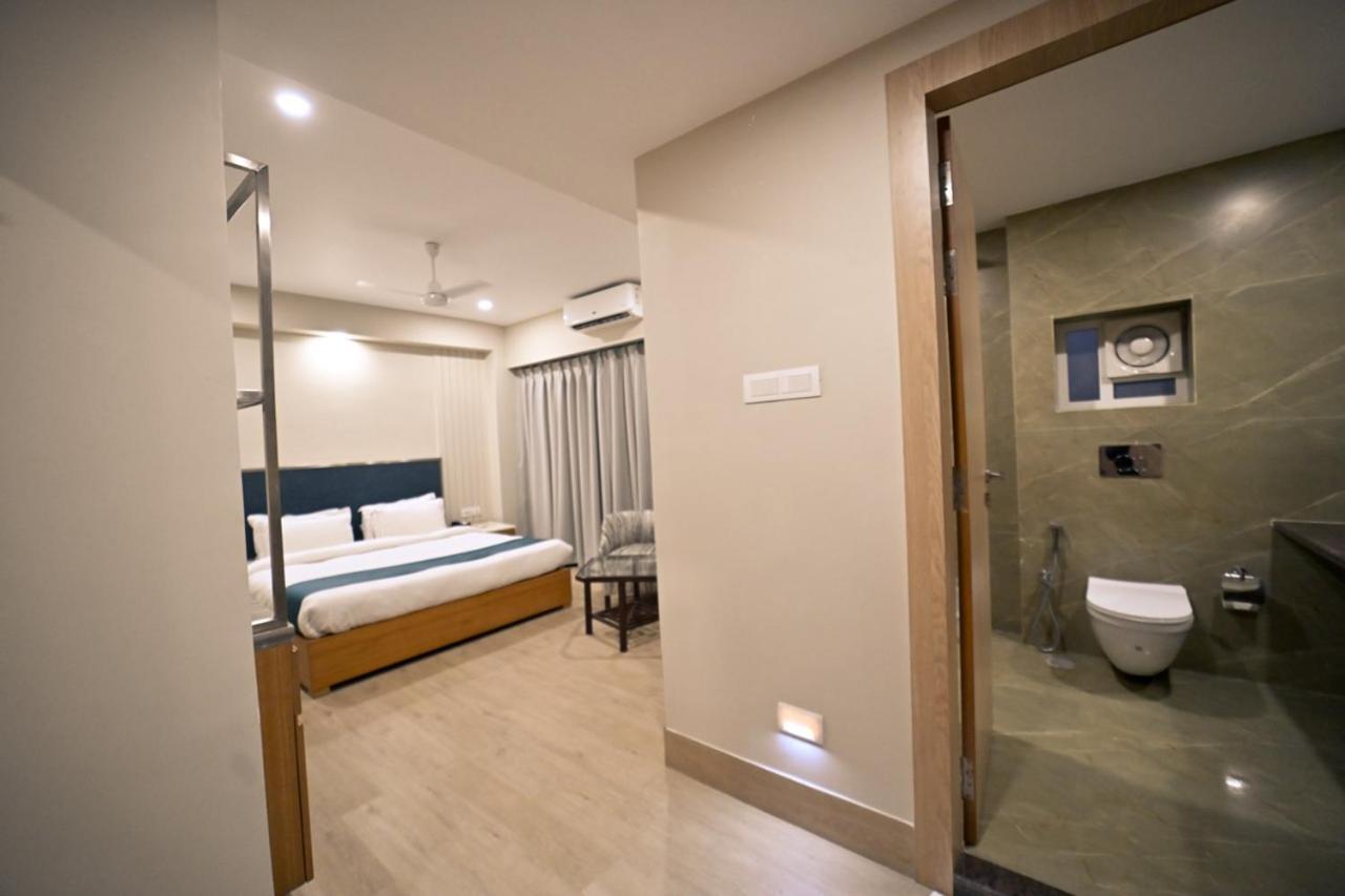 Hotel Prag Continental Gauháti Kültér fotó